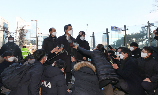 “본안 소송도 총장 임기 내 끝내자”... 윤석열의 자신감