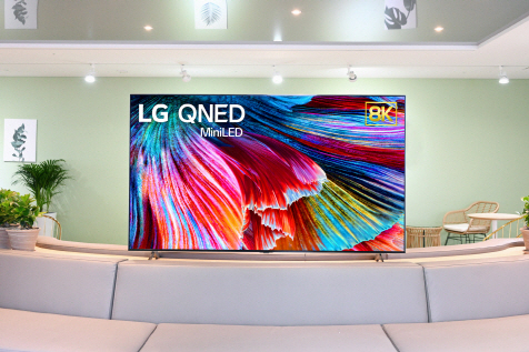 LG전자가 ‘LG QNED’라고 명명한 미니 LED 신제품이 전시돼 있다. /사진제공=LG전자