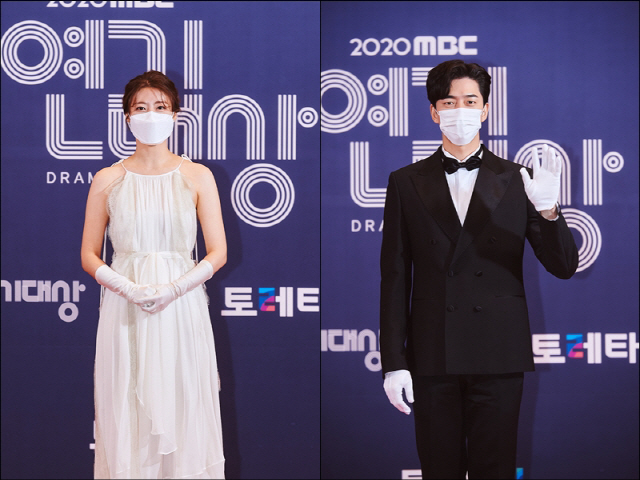 30일 진행된 ‘2020 MBC 연기대상’ 시상식에서 최우수상을 수상한 남지현, 신성록 /사진=MBC