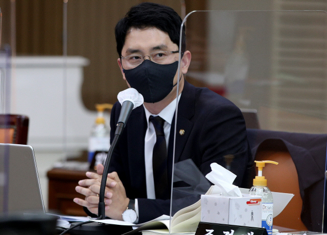 인턴 비서 성폭행 의혹이 제기된 국민의힘 김병욱 의원이 지난 7일 입장문을 내고 “결백을 밝히고 돌아오겠다”며 탈당 의사를 밝혔다/ 연합뉴스