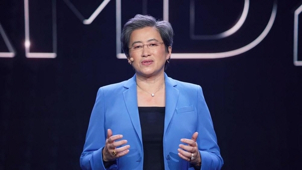 AMD 최고경영자(CEO) 리사 수 박사가 CES 2021 기조연설을 하고 있다. /사진 제공=AMD