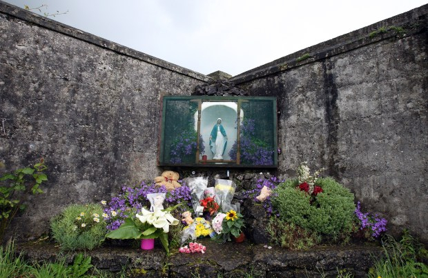 미혼모 죄악시 문화에…아일랜드 가톨릭시설 학대로 아이 9,000명 목숨 잃어