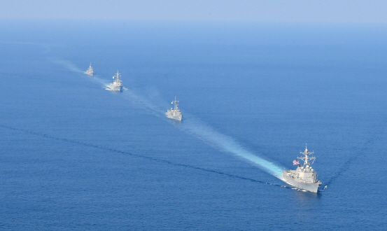 지난 2017년 제주 인근 해상에서 한국·미국·호주 해군이 연합훈련을 하고 있다. /사진제공=해군