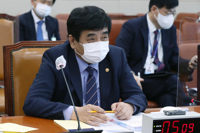 방통위 '백신·코로나19 관련 가짜뉴스 신속 삭제'