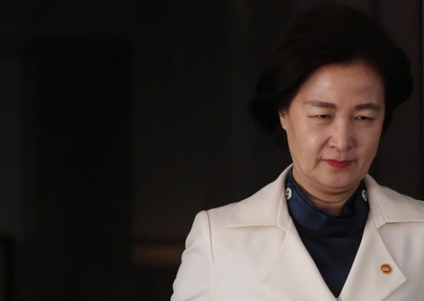 Kim Geun-sik in the late criticism of Chu Mi-ae’s’theatrical investigation feeling’