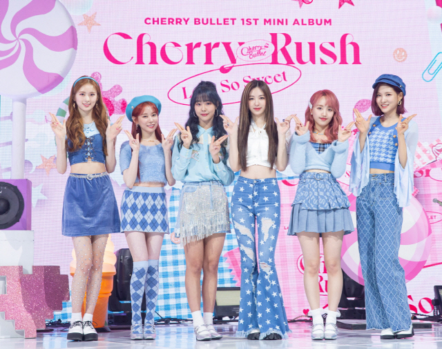 그룹 체리블렛(해윤, 보라, 지원, 레미, 채린, 메이)가 20일 첫 번째 미니앨범 ‘Cherry Rush’ 프레스 쇼케이스에 참석했다. / 사진=FNC엔터테인먼트 제공