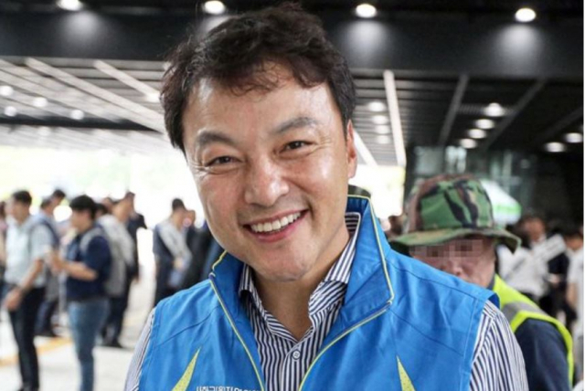 '김봉현에 불법 정치자금 받은 혐의' 노사모 '미키루크' 이상호 징역2년
