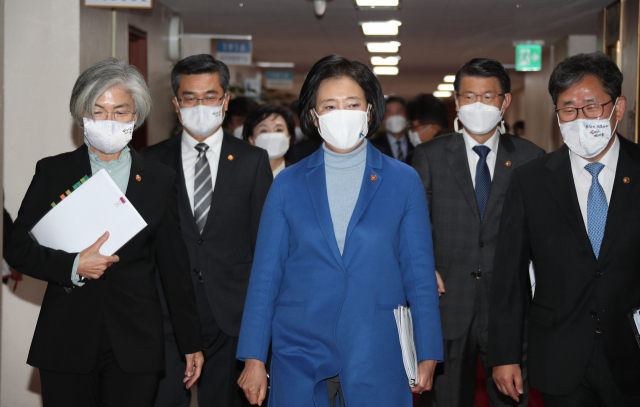 文대통령, 떠나는 박영선·강경화·박양우 장관과 '고별' 만찬