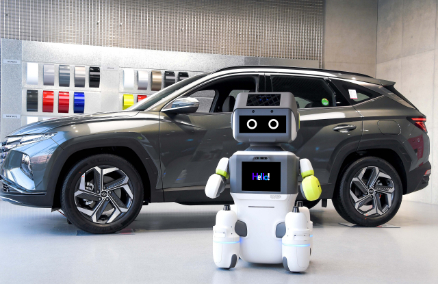 현대자동차그룹이 25일 공개한 비대면 고객 응대 서비스 로봇 ‘DAL-e’/사진 제공=현대차