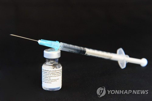 화이자 백신 맞은 미국 의료진 사망…보건당국, 원인 조사
