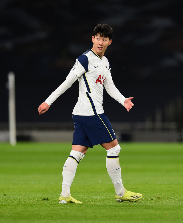 Kane fell down by ankle…  Son Heung-min, come back to the’Troublesome Hero’