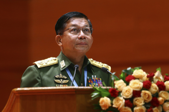 '미얀마 군부, 1년간 비상사태 선포…최고사령관으로 권력 이양'