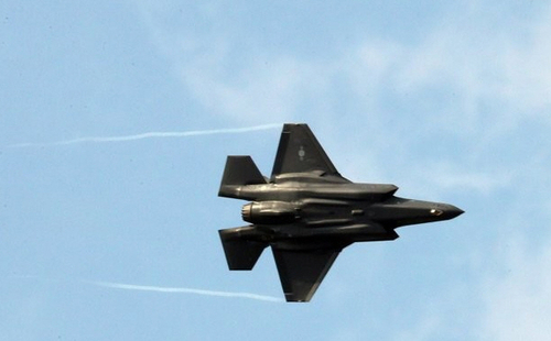 우리 공군의 첨단 스텔스 전투기 'F-35A'가 비행을 하고 있다. /연합뉴스
