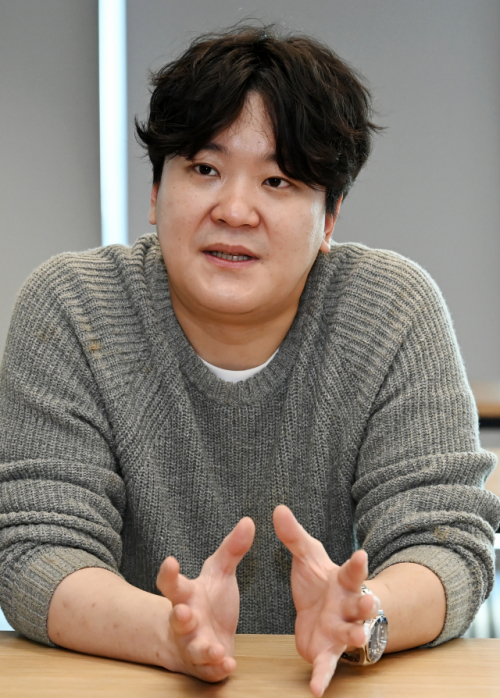 이필성 샌드박스네트워크 대표가 서울 용산구 사옥에서 서울경제신문과 인터뷰하고 있다. /권욱기자