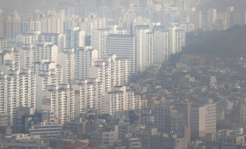 남산에서 바라본 서울시내 아파트. /연합뉴스