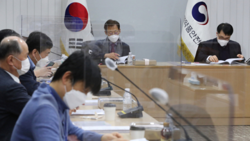 스위스, 아스트라 접종 금지에 고민 커지는 방역당국...5일 중앙약심 결과 발표