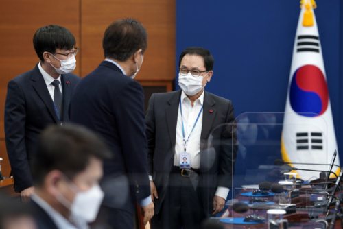 비서실장 '대통령도 소통 아이디어 고민'...靑, 소통 강화 움직임