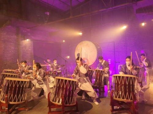 북과 사물놀이, 드럼으로 색다른 퓨전 음악을 선보이는 한국타악공장