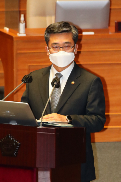 軍 거리두기 조정 여부 조만간 발표...대구 육군간부 1명 확진