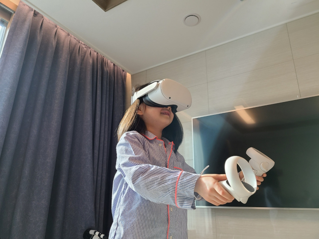 페이스북의 최신 가상현실(VR) 헤드셋 ‘오큘러스 퀘스트2’