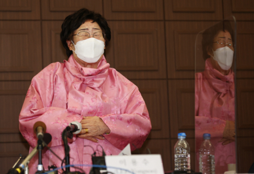 Grandma Lee Yong-soo “Comfort women issue, please go to the International Court of Justice”