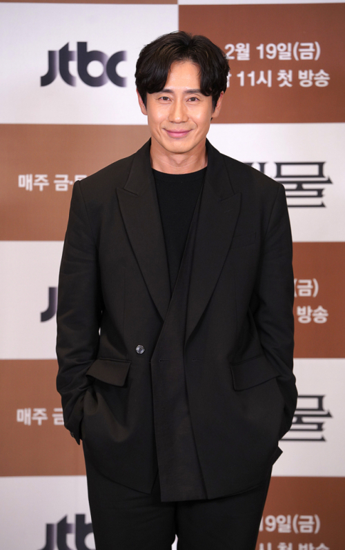 배우 신하균이 18일 JTBC '괴물' 제작발표회에 참석했다. / 사진=JTBC 제공
