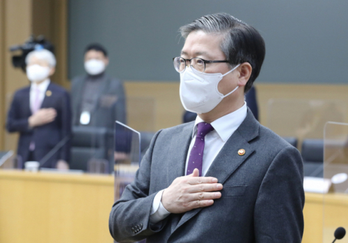 국토부 '가덕도 신공항 소요 예산 7조 아닌 28조'…사실상 반대 의견