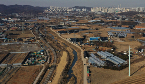 정부가 광명·시흥지구에 3기 신도시 가운데 최대 규모의 주택을 공급하겠다고 발표한 가운데 이번 발표가 이 일대 부동산 시장에 끼칠 영향에 관심이 모이고 있다. /연합뉴스
