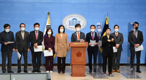 野부산의원, 가덕 신공항 논란 “국토부 장관 경질하라”