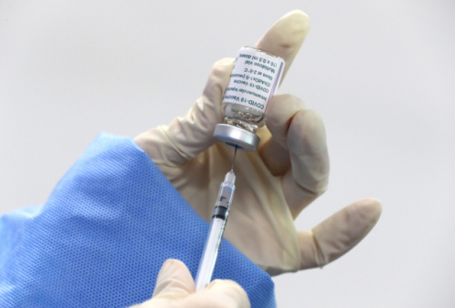 세계 주요 외신이 26일 시작된 한국의 신종 코로나바이러스 감염증(코로나19) 백신 접종에 대해 상세히 보도했다. /연합뉴스