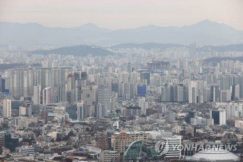 2021년 2월 28일 오후 서울 시내 아파트의 모습. [연합뉴스 자료사진]