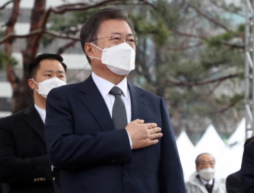 [속보]文대통령 '언제든 일본과 마주 앉아 대화 나눌 준비돼'