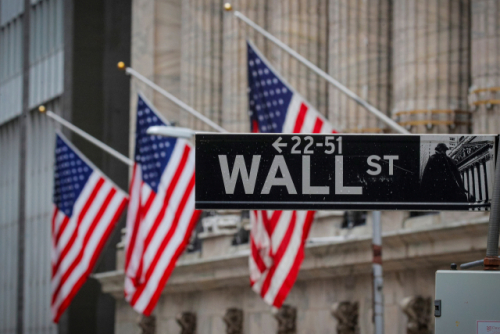 뉴욕증권거래소(NYSE) 앞 ‘월가’ 표지판 / 로이터