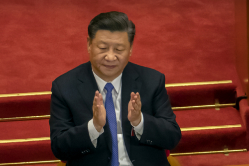 시진핑 중국 국가주석이 지난해 5월 베이징에서 열린 전국인민대표대회에서 박수를 치고 있다. /AP연합뉴스