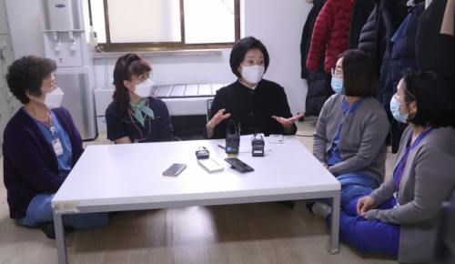 국립중앙의료원 방문한 박영선