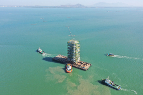 삼성엔지니어링이 베트남에 설치한 플랜트 대형 모듈 해상운송 모습./사진제공=삼성엔지니어링