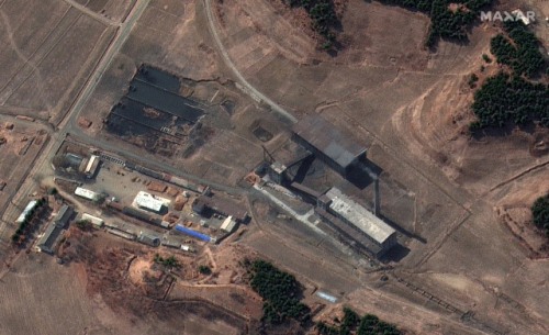 38노스. 북 영변핵시설서 연기나는 사진 공개…'플루토늄 추출 사전작업일수도'