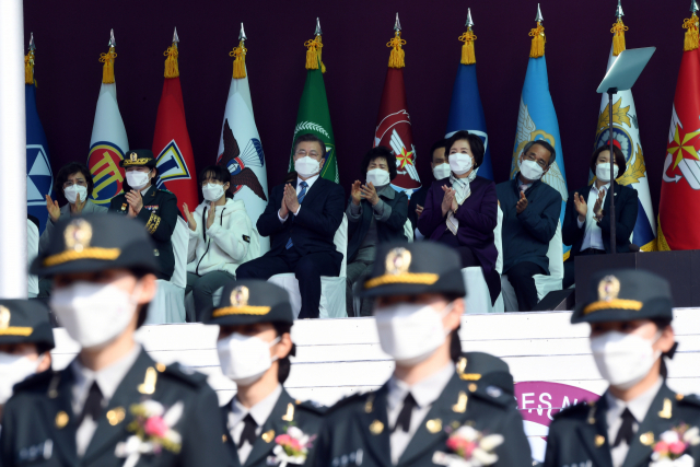 국군간호사관학교 졸업식 참석한 文대통령