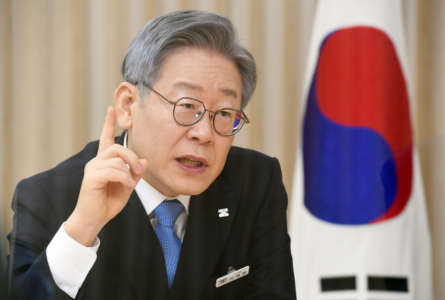 Not seeing credit is’basic’?…  Jae-myung Lee orders’don’t ask loan’ from bank