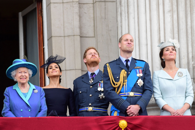 英 왕실 '왕자 피부색 걱정' 폭로에 쏟아진 비난…'더는 왕족이 아니다'