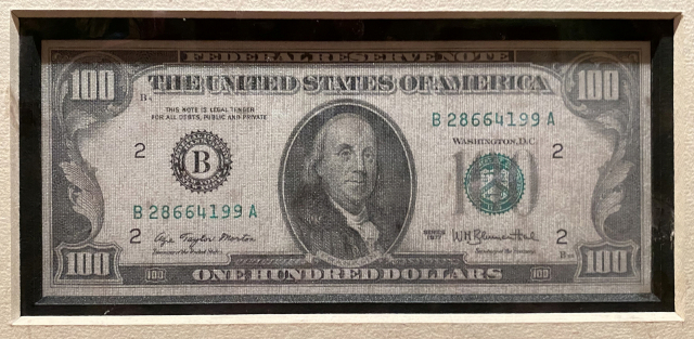 딘 비먼 PGA 투어 커미셔너가 소그래스CC 오너와의 내기에서 이긴 뒤 받은 100달러 지폐. 소그래스TPC 클럽하우스에 전시돼 있다. /사진=김세영 기자