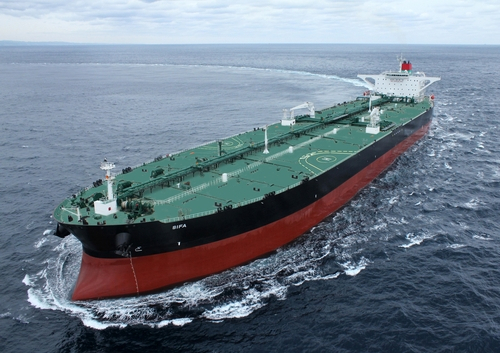 현대중공업이 건조한 초대형 원유 운반선(VLCC)./사진제공=한국조선해양