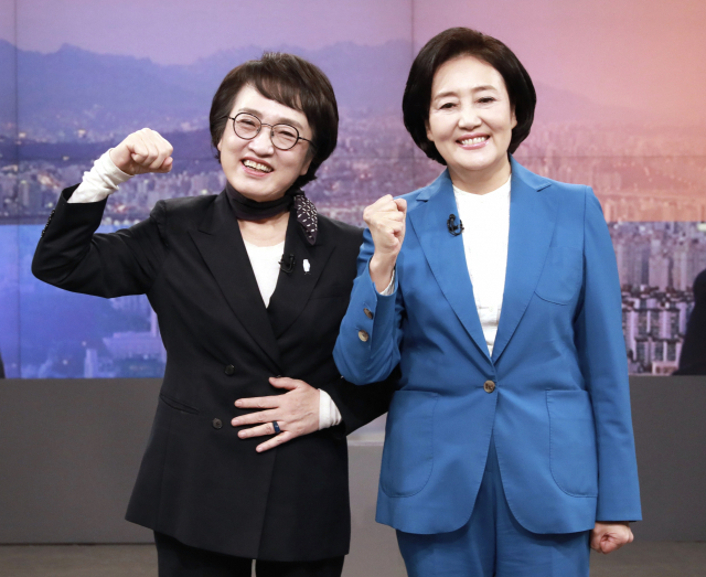 더불어민주당 박영선 서울시장 후보(오른쪽)와 열린민주당 김진애 후보 /연합뉴스