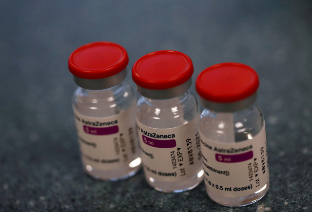 프랑스 파리 인근 상피니의 한 병원에서 촬영한 AZ 코로나19 백신의 모습./로이터연합뉴스