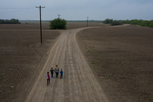 중미 이민자들이 미국-멕시코 국경으로 몰려 듭니다 … 최대 20 년 후