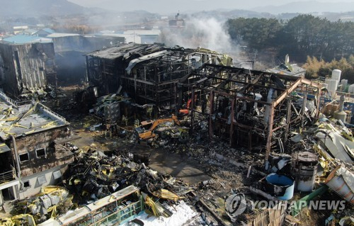 충남 논산 전자부품 제조공장 화재…1명 사망·9명 부상