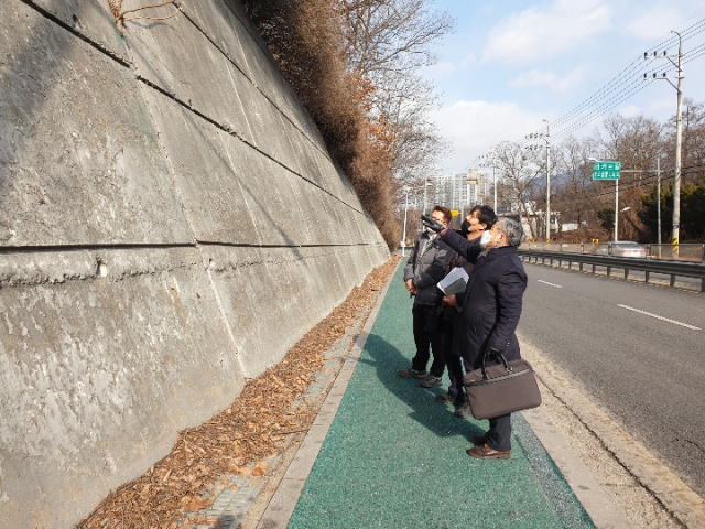 대형옹벽 안전관리 ‘구멍’…경기도,  261개 시설 관리 누락·방치 적발
