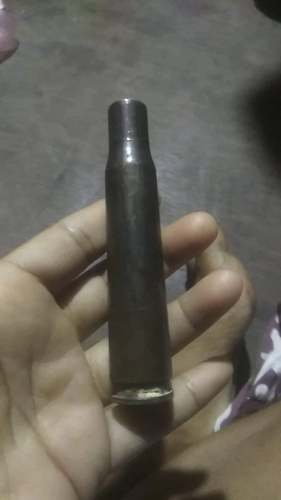 만달레이에서 군경이 중기관총을 발사한 증거라며 SNS에 올라온 탄피 사진. /트위터 캡처