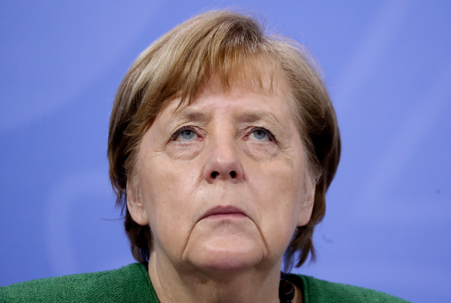 앙겔라 메르켈 독일 총리가 22일(현지시간) 베를린의 총리실에서 연방정부·16개 주총리와 신종코로나바이러스감염증(코로나19) 대책을 논의하는 화상회의를 가진 뒤 기자회견을 하고 있다. /EPA=연합뉴스