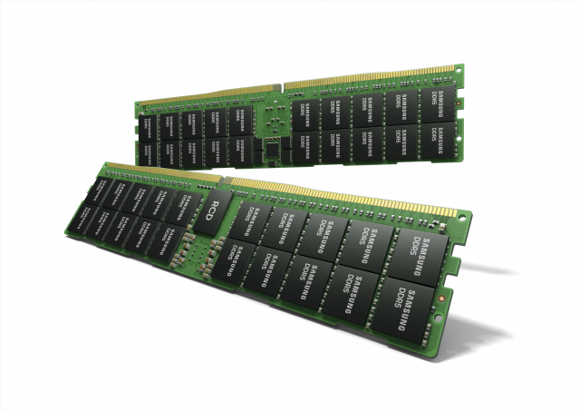 삼성전자가 혁신공정을 적용해 개발한 차세대 D램 512GB DDR5/사진제공=삼성전자